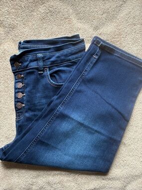 Maurices 16 Dark Blue High-Rise Button-Fly Capris